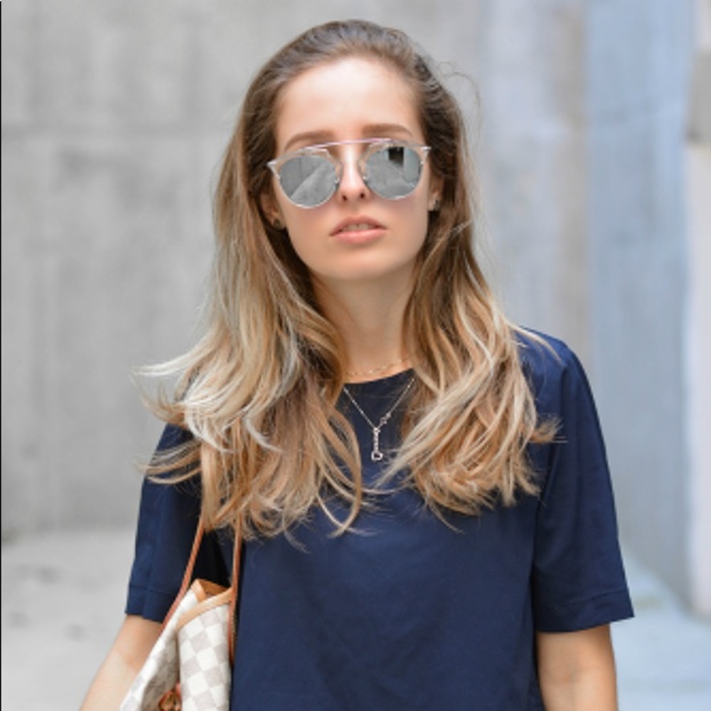 Meet your Posher, Carolina